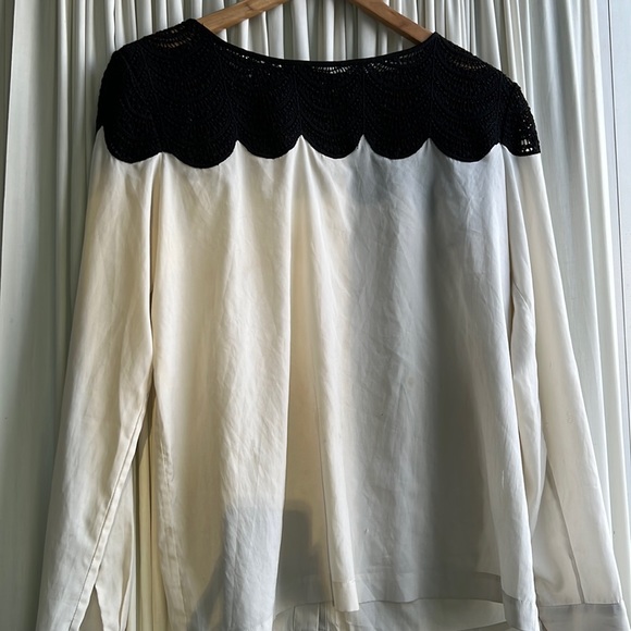 Club Monaco - size large - white and black statement blouse - Picture 2 of 5